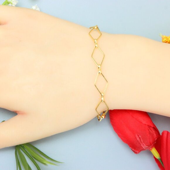 "Elegant & Trendy Bracelet, A Perfect Gift for Women, Thoughtful, EVCH1845 - Picture 9 of 10